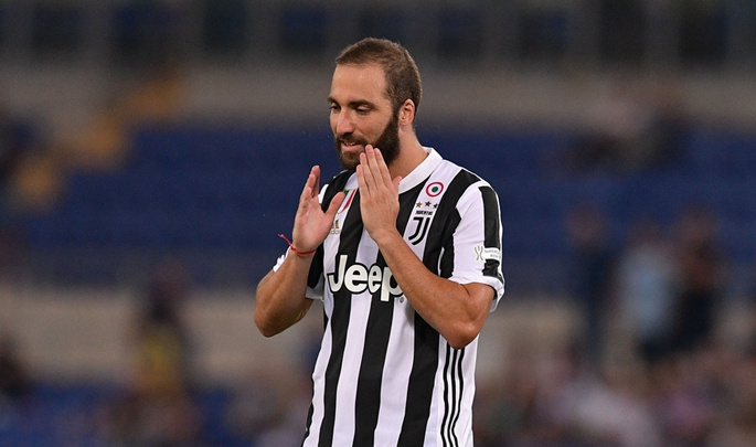  意甲传奇退役，布冯含泪告别绿茵场  